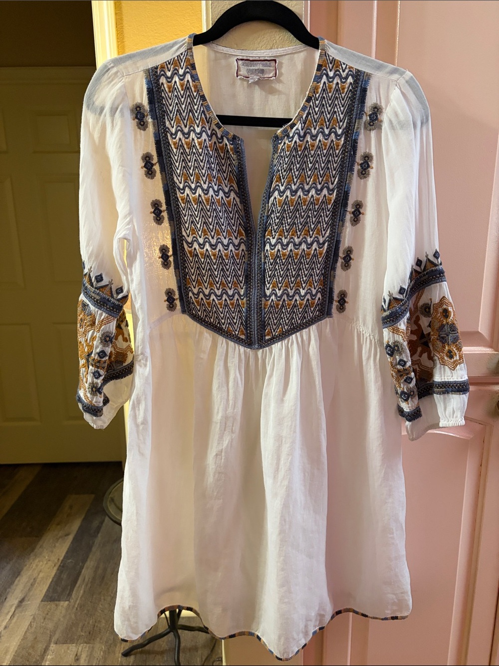 Johnny Was White Tunic with Blue & Mustard Embroidery 100% ramie shell cotton